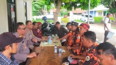 Ketua Tarji Wijaya PAC Pemuda Pancasila Kecamatan Pebayuran Berkunjung ke Polsek Pebayuran untuk Jalin Kemitraan