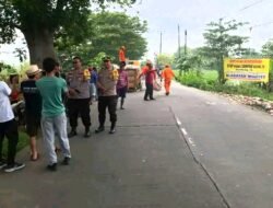 Akibat Banyaknya Sampah!!! Kapolsek Pebayuran Bersama Koramil 11 Pebayuran dan Unsur Kecamatan Serta Aparatur Desa Bantarjaya Bersihkan Sampah