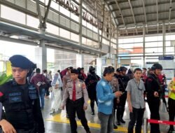 Pengamanan Ketat di Stasiun Jatinegara Menjamin Keamanan Pemudik Lebaran