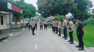 Kapolsek Pebayuran AKP Iing Suhaery, S.H., Pimpin Apel Pagi Bersama Anggota
