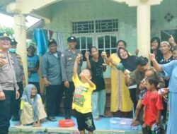 Kapolsek Pebayuran AKP, Iing Suhaery, S.H. Borong Dagangan Ajak Warga Jajan Bareng