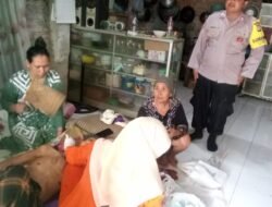 Bimaspol Polsek Pebayuran dan Aparatur Desa Sumberurip Kunjungi Warga Penderita Tumor Selama 14 Tahun