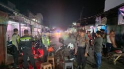 Polsek Pebayuran Lakukan Pengalihan Arus Lalu Lintas Akibat Kebakaran di Pasar Bojong