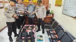 Kanit Propam Polsek Pebayuran Lakukan Pengecekan Rutin Senpi, HP, dan Kelengkapan Surat Personel