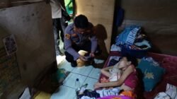 Kapolsek Pebayuran AKP IING SUHAERI S.H. Kunjungi Warga Penderita Tumor Payudara, Ajak Penggiat Sosial Turut Peduli