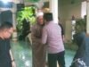 Kapolsek Pebayuran AKP Iing Suhaeri S.H. Lakukan Takziah ke Rumah Duka Istri Ketua MUI Kecamatan Pebayuran