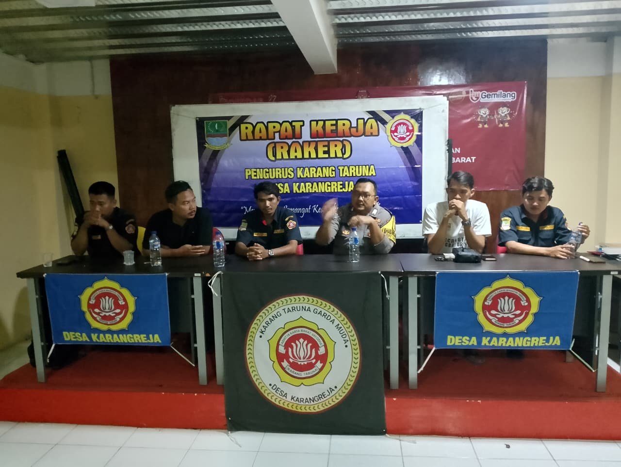 Bhabinkamtibmas Polsek Pebayuran Bripka Mardi Suryadi Hadiri Raker Karang Taruna di Desa Karang Reja