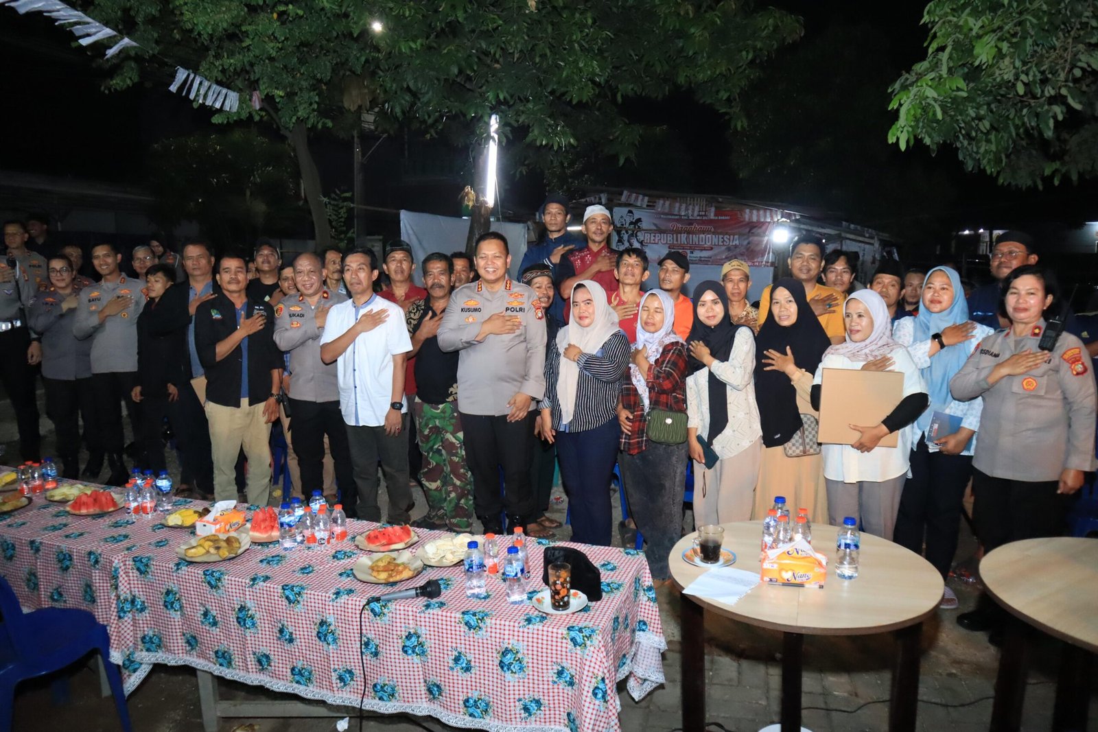 Kapolres Metro Bekasi Kota “Ngopi Kamtibmas” Bersama Warga Mustikasari