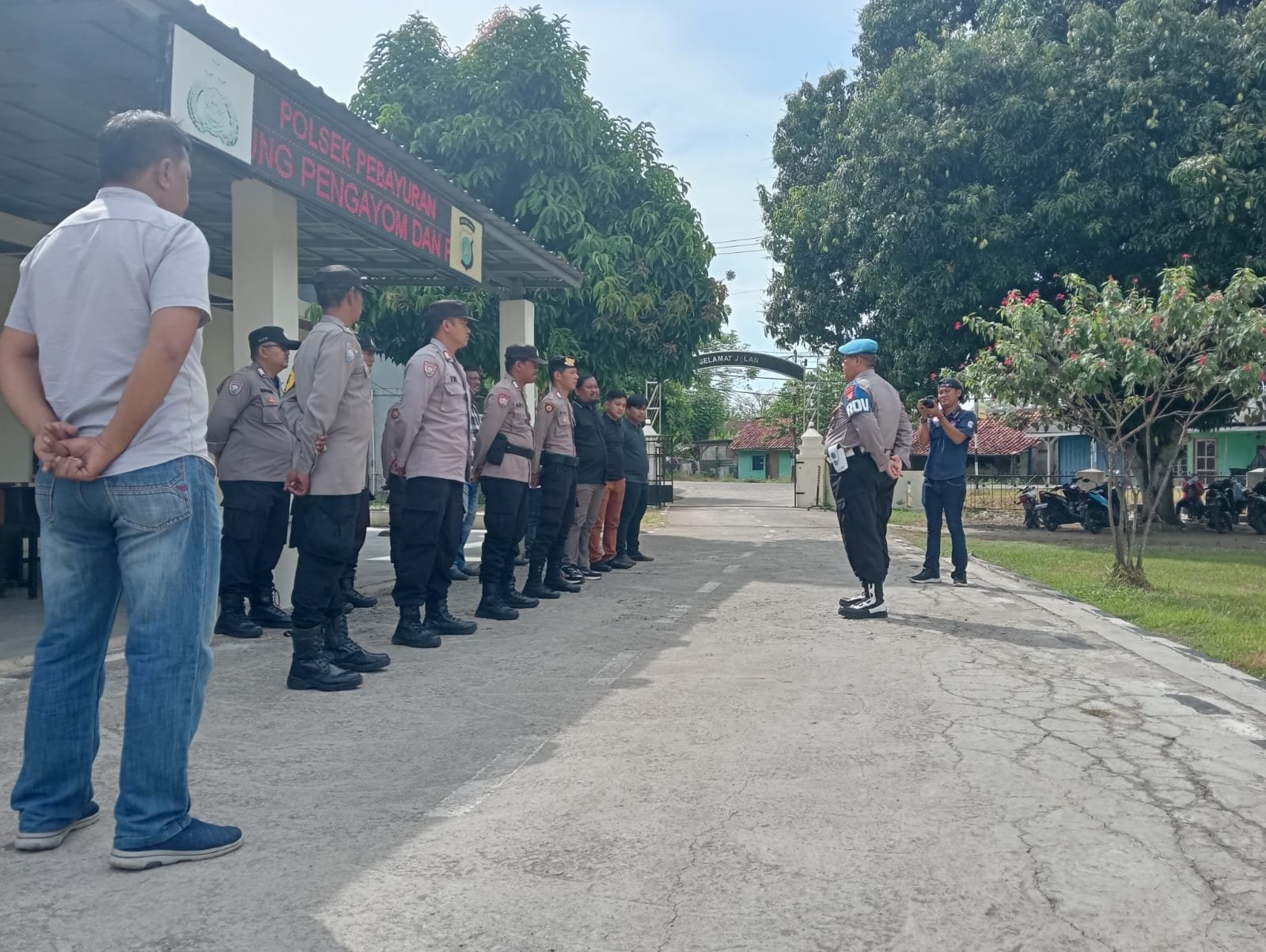 Kanit Propam Polsek Pebayuran Aiptu Bakrizal Sampaikan Sepuluh Poin Penting dalam Apel Pagi
