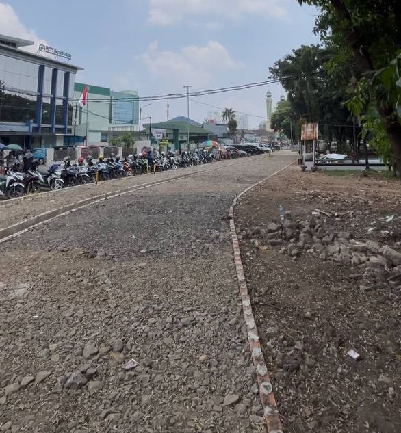 Tanggapi Aduan Warga, Wali Kota Bekasi Perintahkan Percepatan Revitalisasi Trotoar