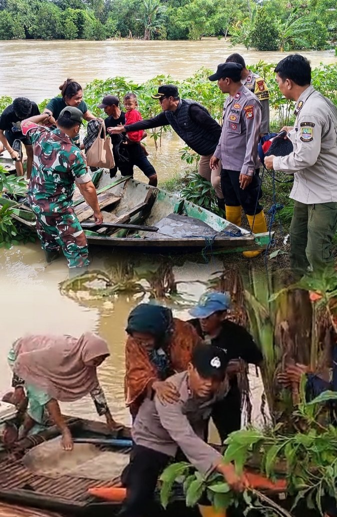 Kanit Bimas Polsek Pebayuran Aiptu Triyono Evakuasi Warga Terdampak Banjir di Bantaran Sungai Citarum