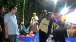 Di Tengah Genangan, Hadir Uluran Tangan: Kanit Reskrim Polsek Pebayuran Kirim Bantuan untuk Warga Terdampak Banjir