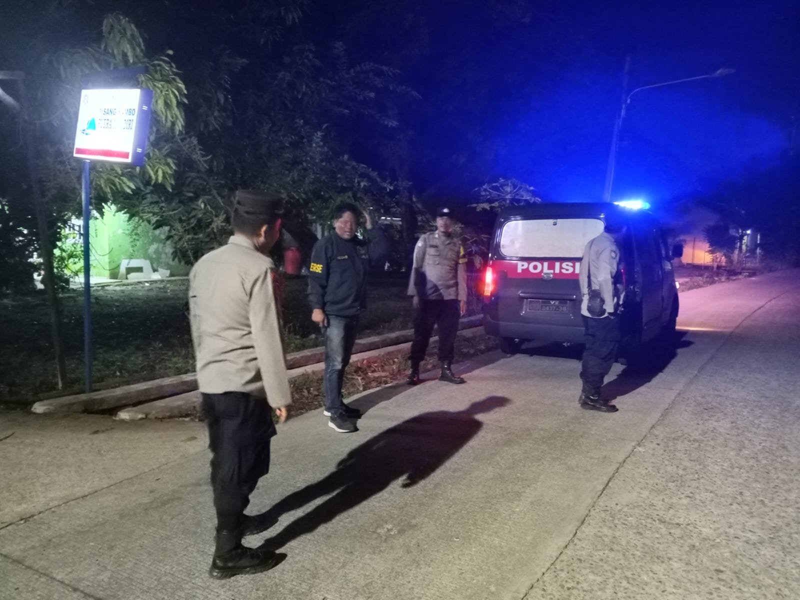 Patroli Biru Kapolsek Pebayuran AKP Iing Suhaeri S.H.,M.H. Turun Langsung Jaga Keamanan Warga dari Ancaman 3C dan Tawuran