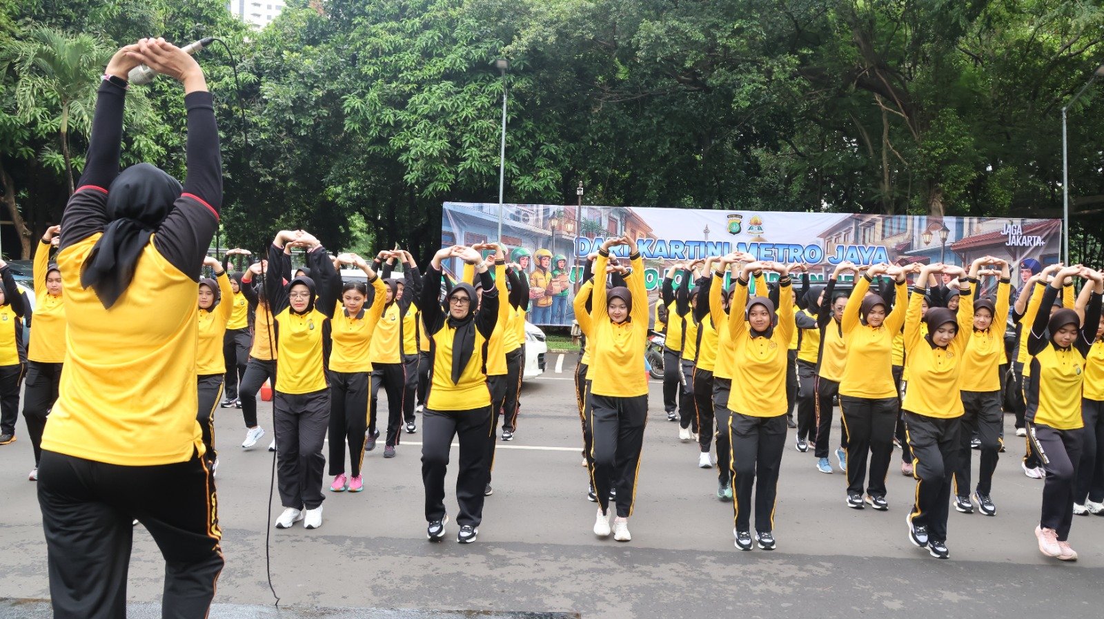 Momentum Hari Kartini, Polwan Metro Perkuat Kebugaran dan Kebersamaan