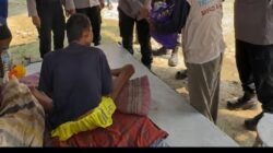 Kapolsek Pebayuran Ulurkan Tangan untuk Yoga, Pemuda yang Berjuang Melawan Lumpuh dan Penyakit Kulit di Desa Karang harja