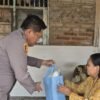 Polsek Pebayuran Salurkan Bantuan Sembako kepada Warga Sakit dan Kurang Mampu Melalui Program Jumat Berkah