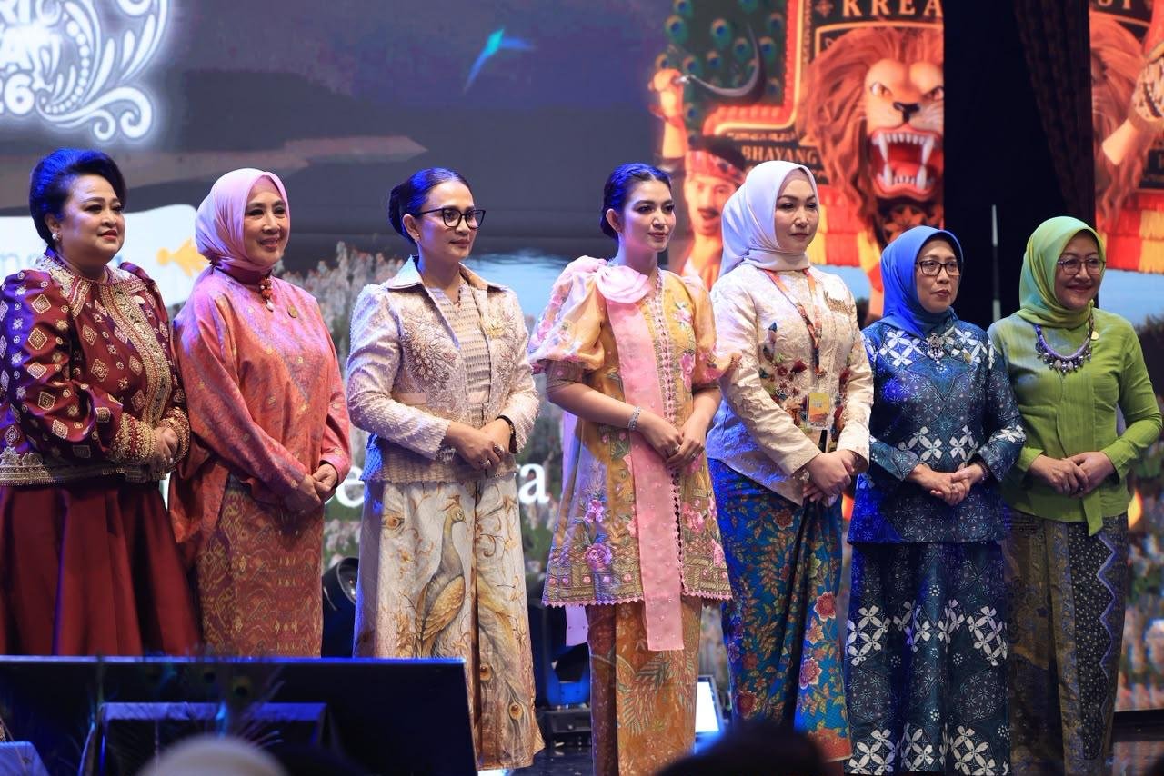 Ketum Seruni Kabinet Merah Putih Buka Bazar Kreasi Bhayangkari Nusantara 2026, Dorong UMKM Naik Kelas