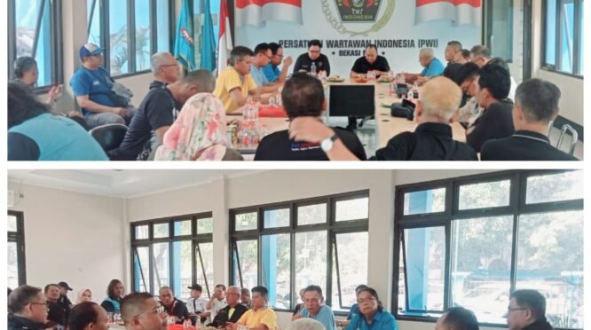 Diskusi PWI Bekasi Raya tentang Transparansi