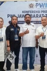 Sejumlah pengurus dan anggota PWI Bekasi Raya berfoto bersama dalam rangkaian Konferensi Provinsi (Konferprov) PWI Jawa Barat 2026. Mereka
