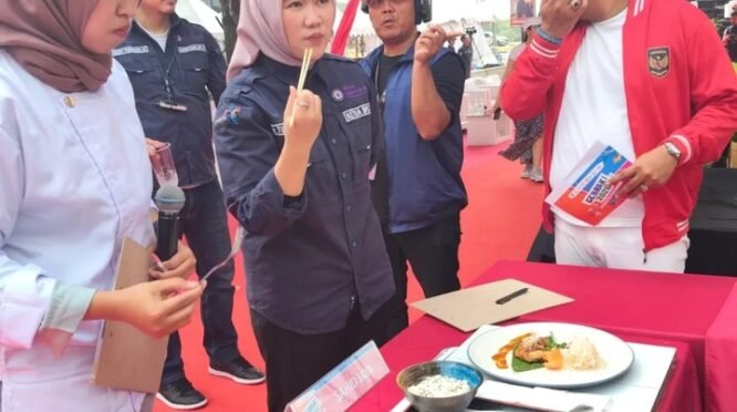 Penilaian atas peserta Gebrak 2026 Vol.2 mengolah ikan gabus menjadi sajian kreatif khas Bekasi bernilai jual tinggi.