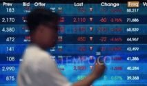 Layar digital menampilkan pergerakan Indeks Harga Saham Gabungan (IHSG) di Bursa Efek Indonesia (BEI), Jakarta, 24 Juli 2026. Tempo/Tony Hartawan
